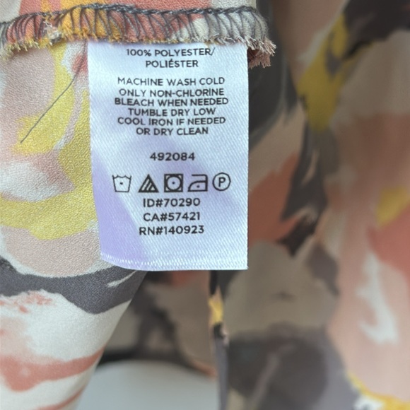 NWT LOFT Outlet Grey Asphalt Floral Peplum Shell Sleeveless Blouse - Picture 5 of 8